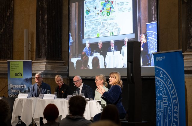 Sideview of the panel